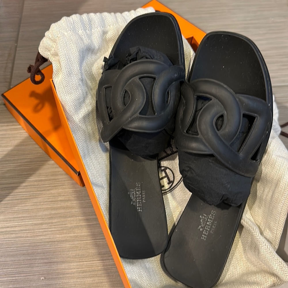 Hermes Aloha Sandal sz 38